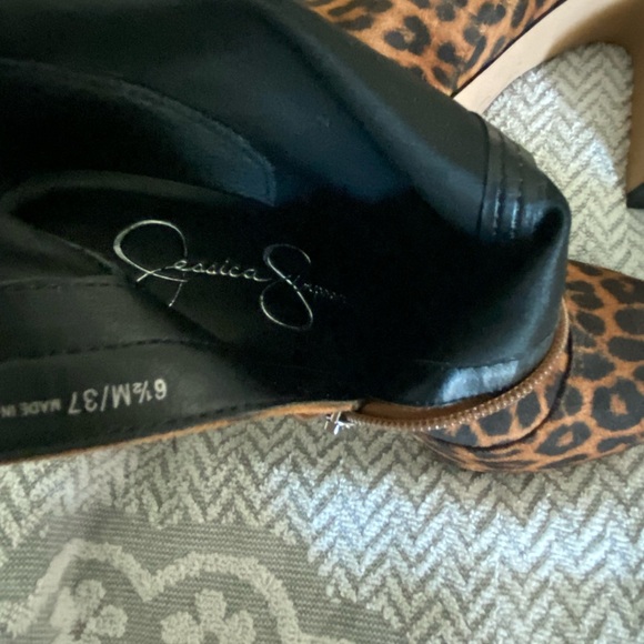 Animal print Jessica Simpson Strech booties - Picture 3 of 7